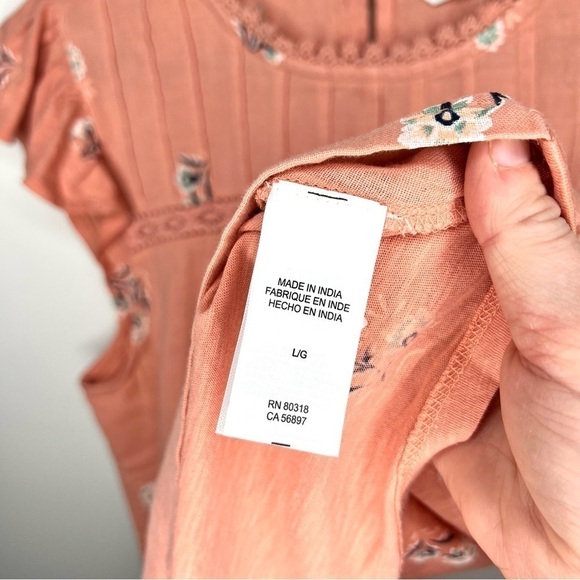 Lucky Brand Pink Crochet Floral Top Pleated Bodice Flutter Sleeve Size Large - Picture 7 of 17